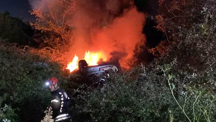 Kartepe’de Otomobil Devrildi, İki Kişi Yaralandı